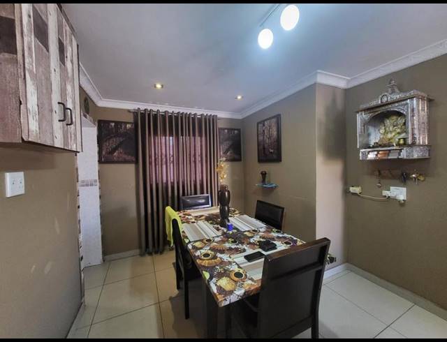 3 BEDROOM HOUSE FOR SALE IN REDCLIFFE
